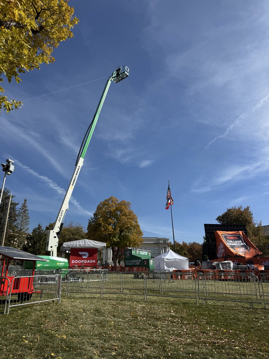 Geescottsburner's tweet image. 🚨 Early evidence of Brian Kelly appearing on game day this week.
#BKKAK