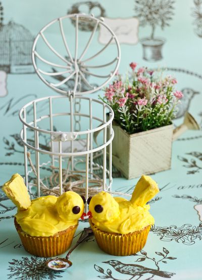 TraffictwtCafe's tweet photo. Order up!🚦

🐥Canary Cupcakes for @sparkbirdmusic!🐥

From: Anonymous https://t.co/LSGVR3jV6i