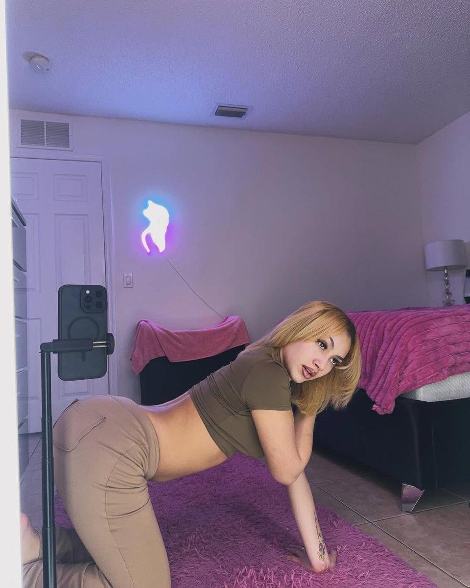 Starlove1663828's tweet image. @colo_hotties  #colorado #coloradofirst