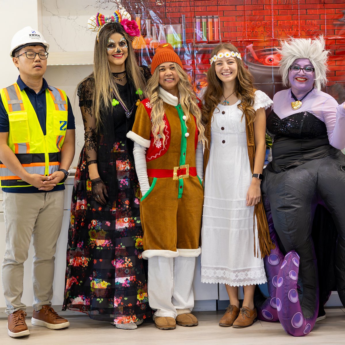 ZwickBuilds's tweet image. There’s no better way to celebrate Halloween than a chili cook-off competition—congratulations to the three winners of the cook-off!

Happy Halloween from Zwick Construction 🎃