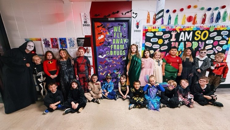 BeebeElementary's tweet image. 🎉 Our class is SO excited to have earned 3rd place in the 2nd grade hallway door decorating contest! 🥳 My students worked so hard on our door, and they were thrilled to celebrate their accomplishment with cupcakes! 🧁 - Ms. McElmurry