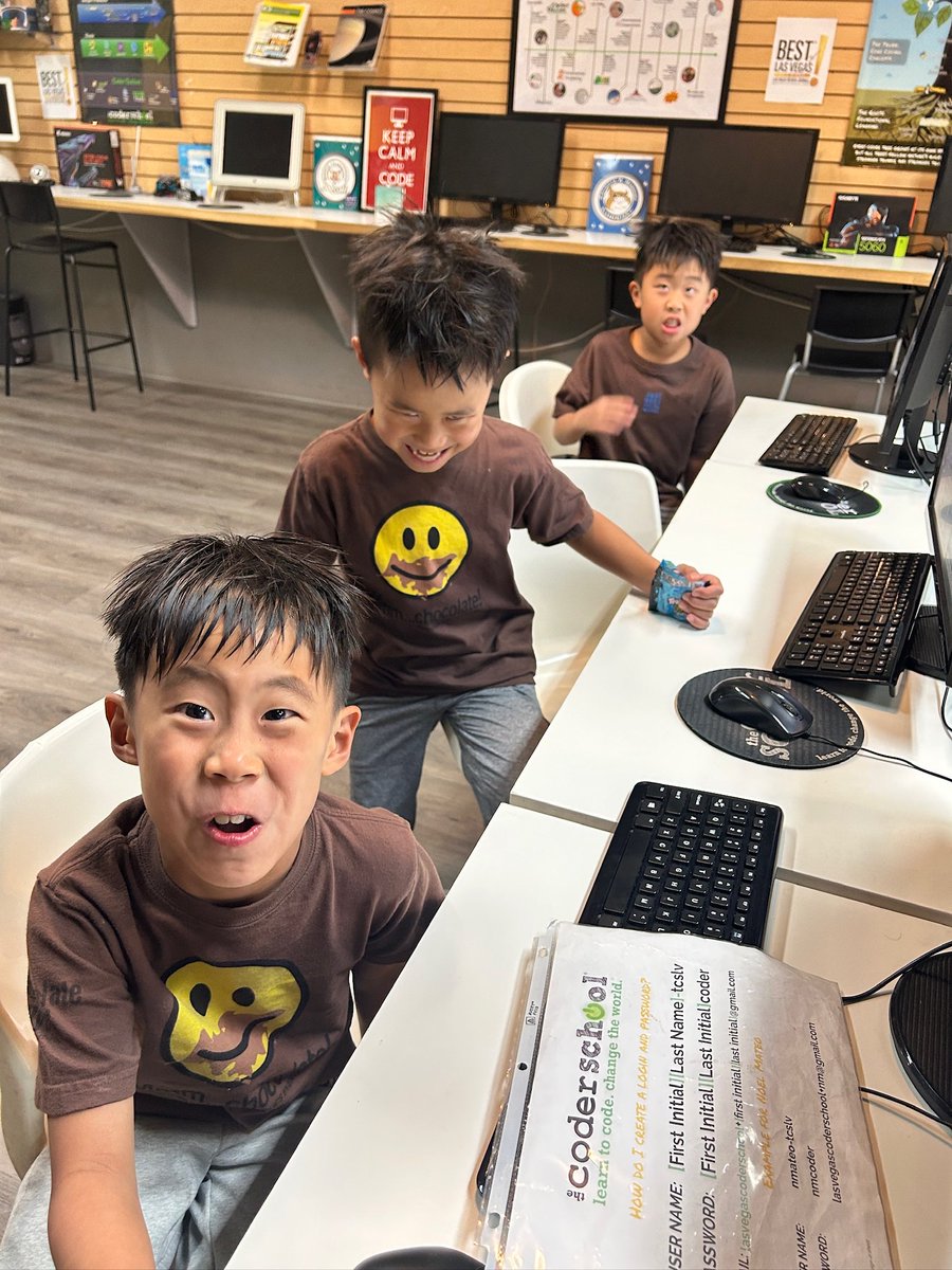 ThecoderschoolN's tweet image. Happy Halloween from theCoderSchool! 🎃💀
#halloween2025 #TheCoderSchool #codingschoolforkids #KidsWhoCode #KidsWhoCode #codingschool