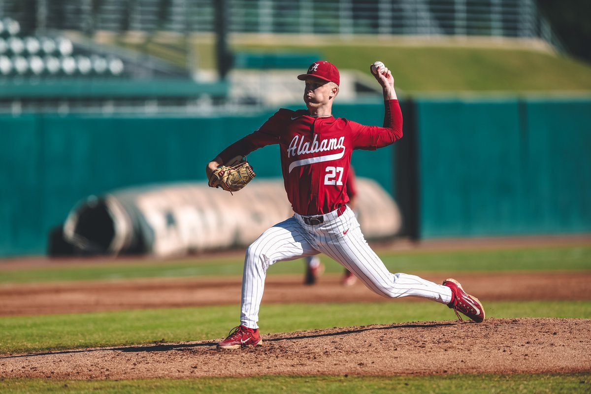 Luke Smyers is through 3.0 hitless innings, keeping the Gumps in striking distance.

#RollTide I #FallWorldSeries