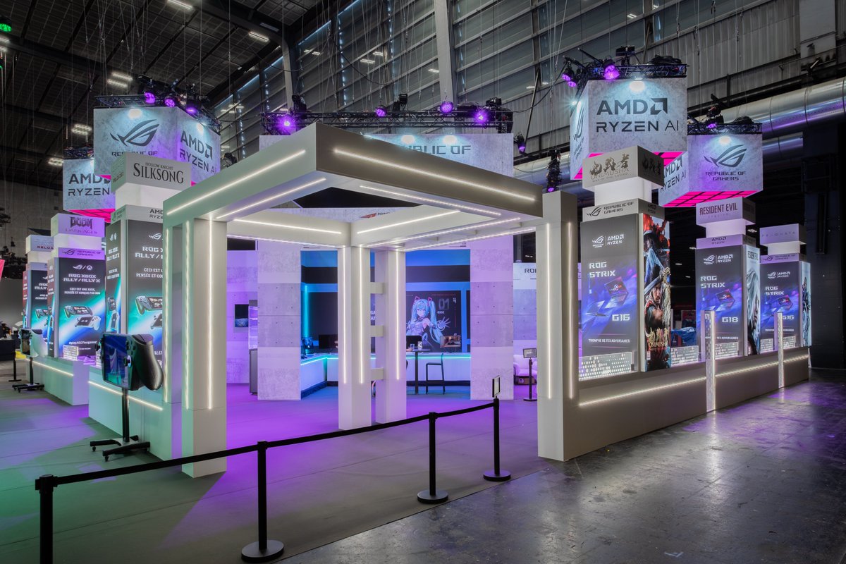 ASUS_ROG_FR's tweet image. Le salon se vide.. Franchement, à tête reposée: 
C’est quand même une dinguerie notre stand.

Dites oui par pitié, sinon la personne qui l’a conçu va me tomber dessus demain matin.