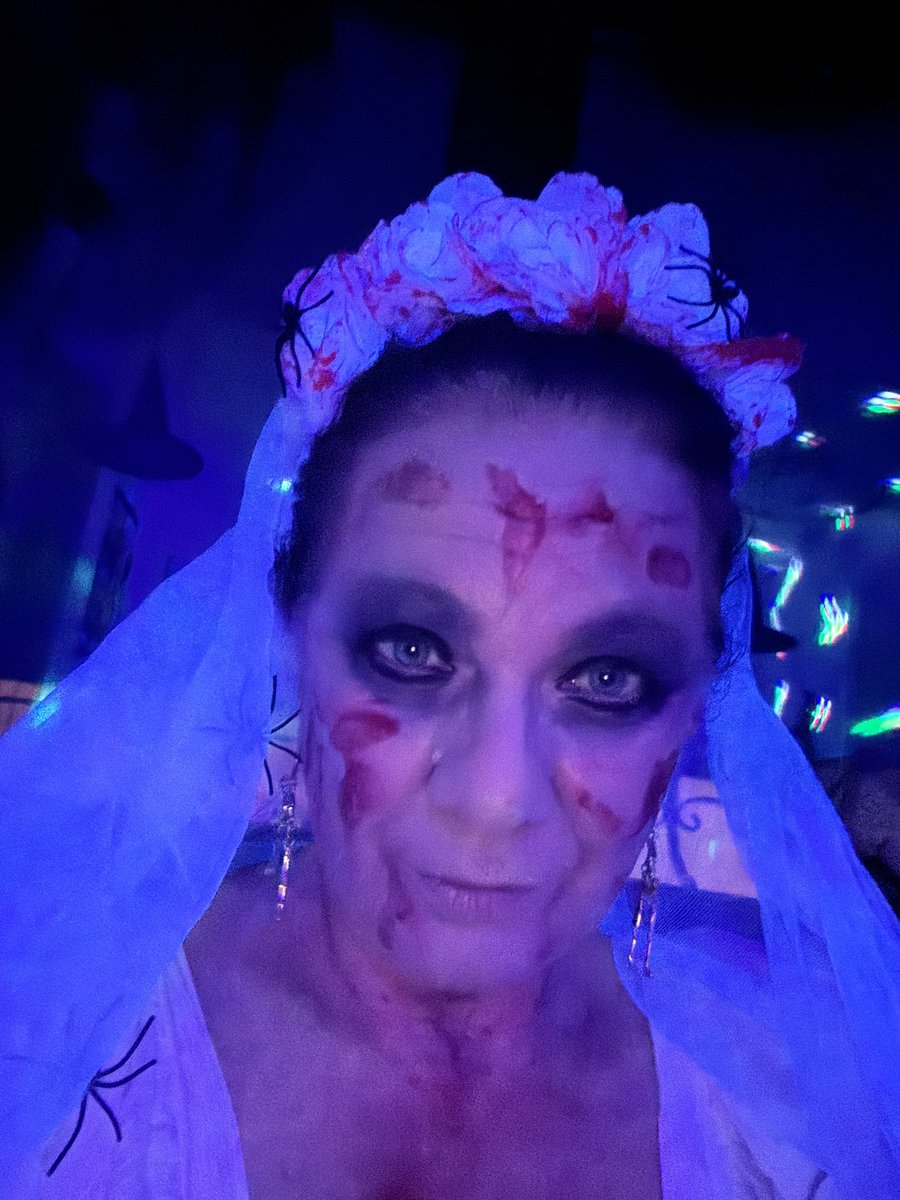 Επιτέλους με είδε νύφη η μάνα μου #Halloween