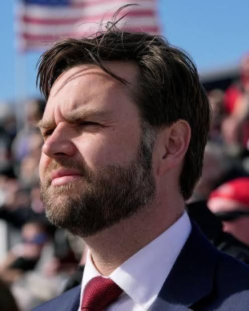 IvankaNews_'s tweet image. J.D Vance is going to be a great President. Thumbs Up if you support this Man.