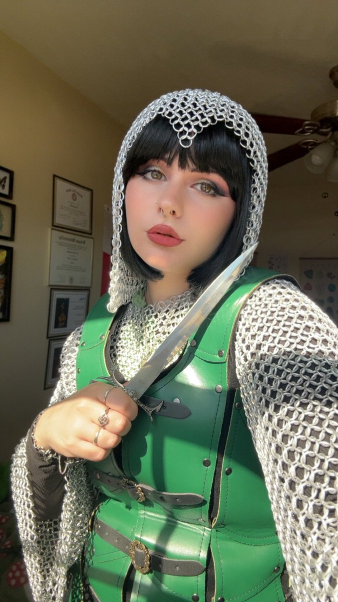 cornurl's tweet image. Ate this up tbh. Happy Halloween 🎃⚔️🌿