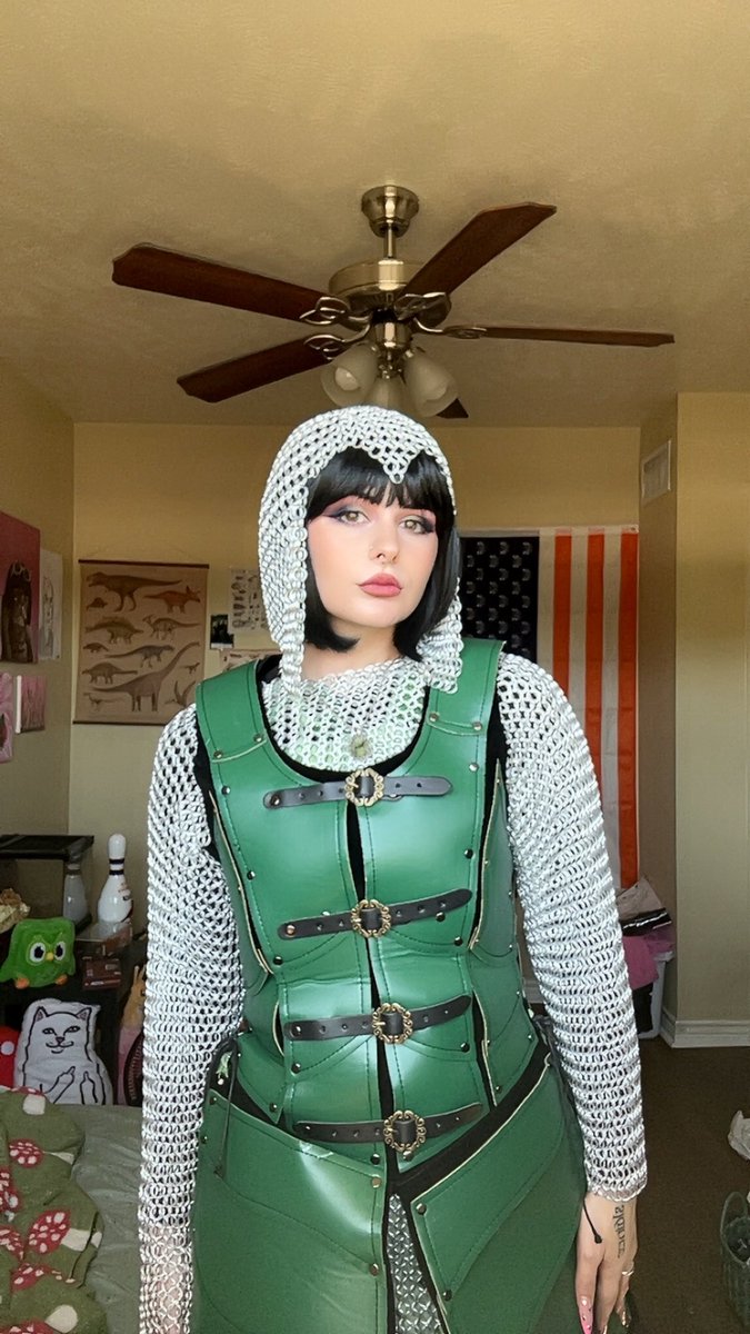 cornurl's tweet image. Ate this up tbh. Happy Halloween 🎃⚔️🌿