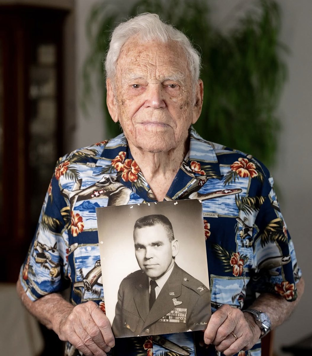 MilitaryCooI's tweet image. Please join me in remembering Ken Beckman, a World War II veteran and retired U.S. Air Force Colonel who flew 48 missions during WWll as a navigator aboard B-17 &quot;Flying Fortress&quot; bombers. He passed away this morning at age 103. 🇺🇸🫡