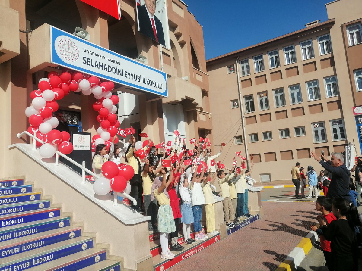 29 Ekim Cumhuriyet Bayramı'mızı coşkuyla kutladık. Yaşasın Cumhuriyet..