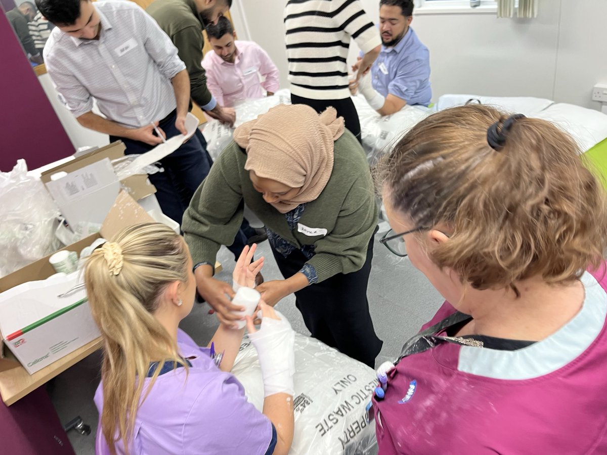 bjdavies3's tweet image. Welcome to the new @eoeortho ST3s. 2 days of introductions, networking guidance and ‘cementing’ important skills. @lora_r_young 
Thanks to all those who helped make it happen.