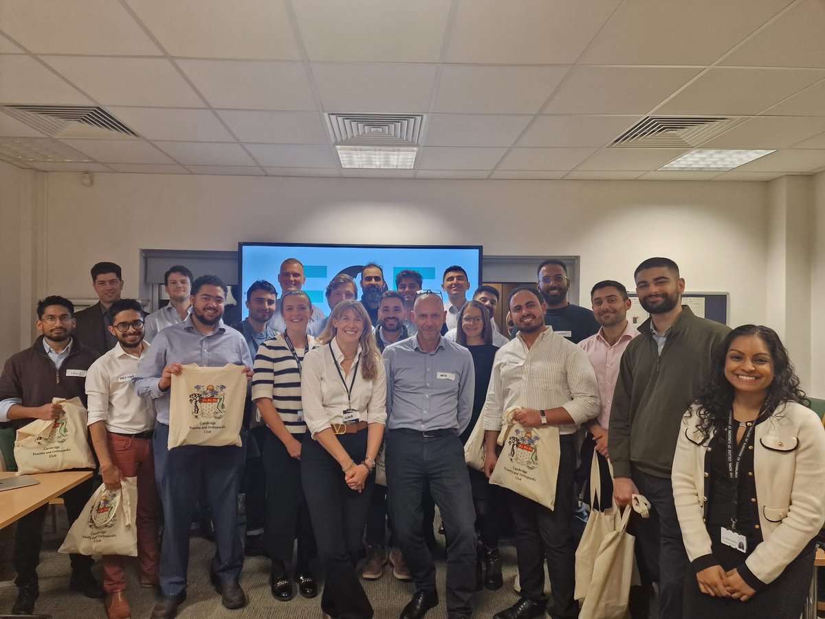 bjdavies3's tweet image. Welcome to the new @eoeortho ST3s. 2 days of introductions, networking guidance and ‘cementing’ important skills. @lora_r_young 
Thanks to all those who helped make it happen.