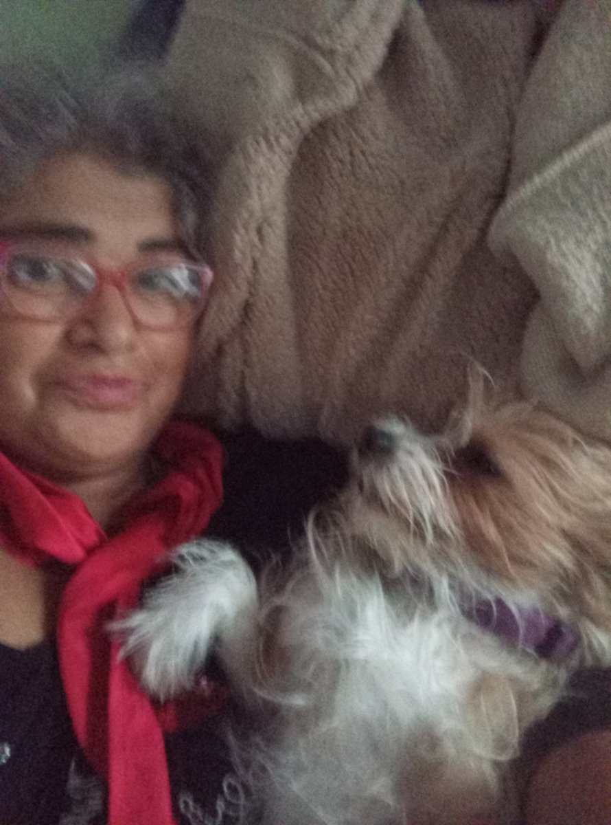 Como sabéis, llevo mucho tiempo enferma.
 Mi enfermedad apareció, o se manifestó,  por primera vez en el 2020, coincidiendo con una campaña de acoso y derribo que, según se demostró ante el juez, duró cinco años. 
Dos personas fueron condenadas, pero  casi ningún medio se hizo