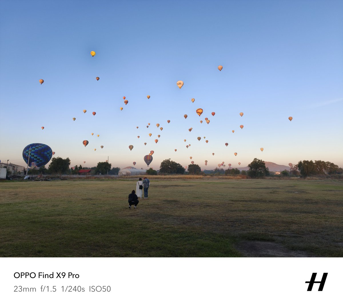 TechTabletscom's tweet image. What an amazing experience hot air ballooning over the Pyramids of Teotihuacán. If you ever get the chance I highly recommend it. Shot on #oppofindx9pro