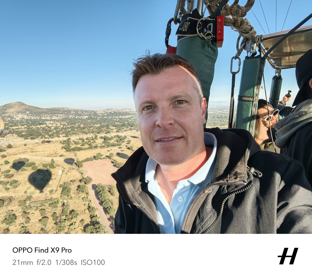 TechTabletscom's tweet image. What an amazing experience hot air ballooning over the Pyramids of Teotihuacán. If you ever get the chance I highly recommend it. Shot on #oppofindx9pro