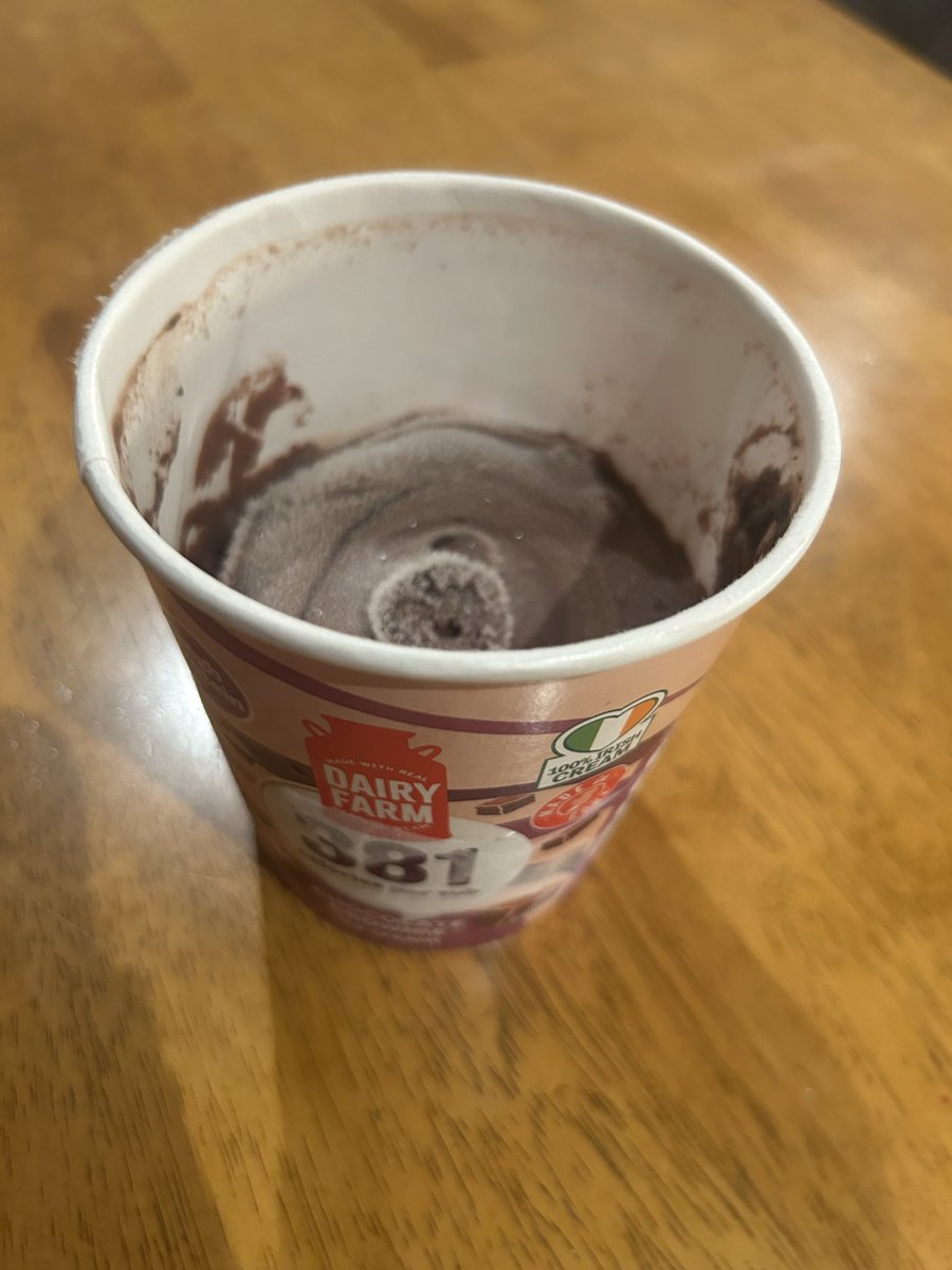 FayeToner1's tweet photo. hi @LidlGB @lidl_ni @lidl_ireland where’s the rest of my ice cream 🫠 https://t.co/7NaTEG3dPj