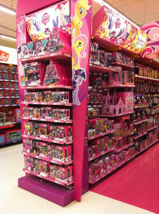 NostalgiaFolder's tweet photo. My Little Pony (2000s) https://t.co/rnKw4IkQAq