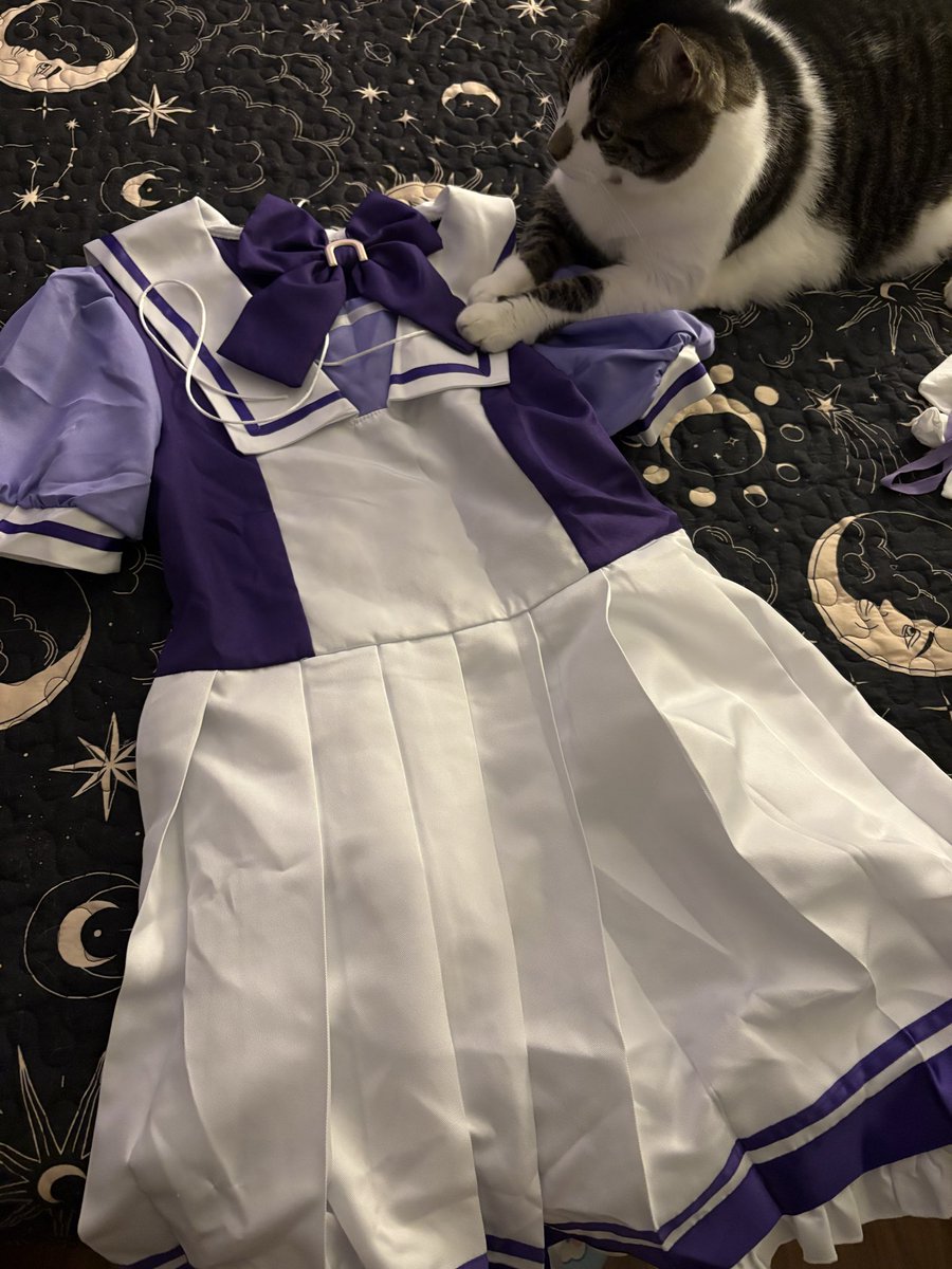 Sneak peek at tonight’s costume for my annual cosplay / Halloween party stream!