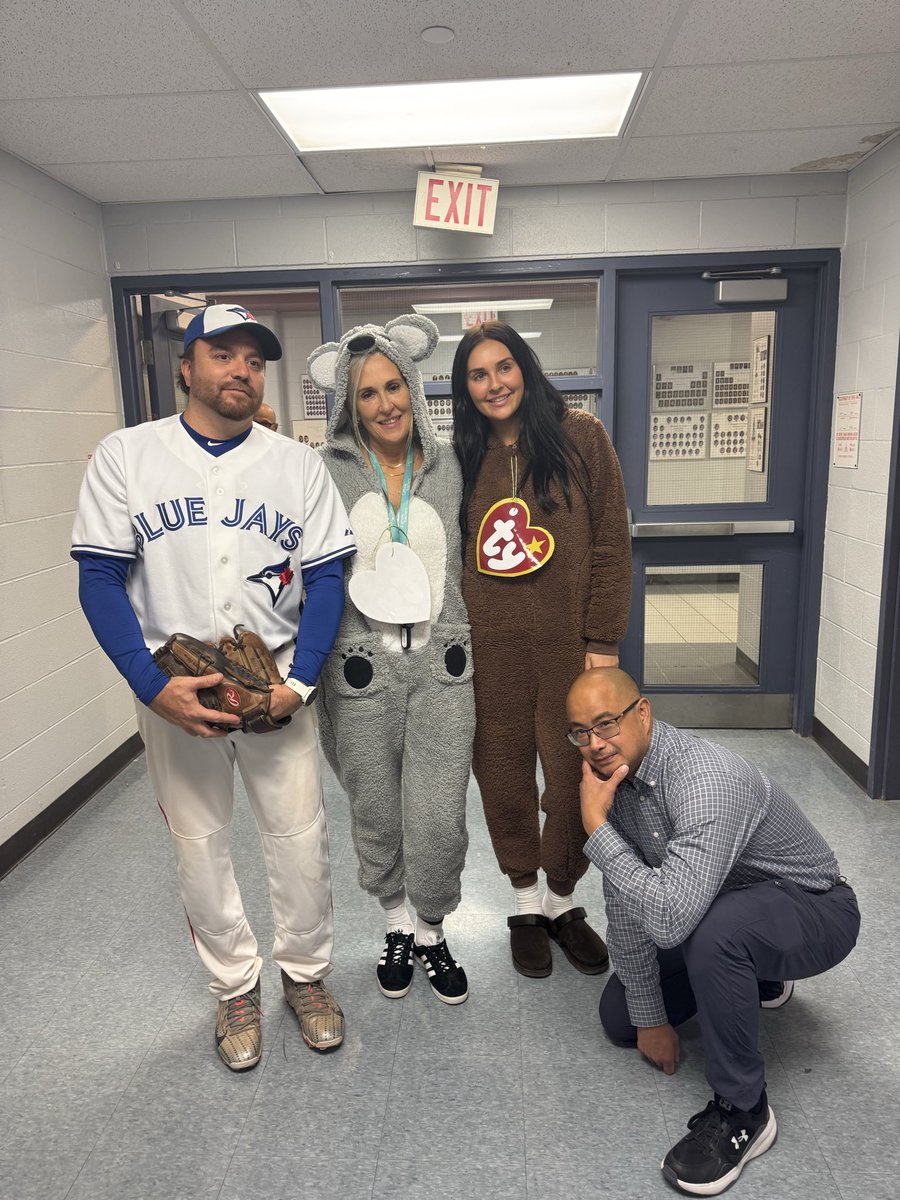 Ms. Naccarato’s Grade 8 Class tweet media