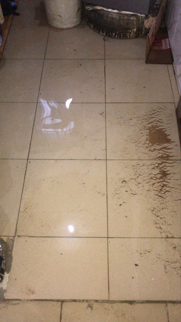 ekeeeeys's tweet photo. @GossipMillNaija This is the situation of my house atm I am in so much pain I don’t have where to sleep and the landlord has refused to reimburse me 😭😭😭 https://t.co/9BrVwrlKup