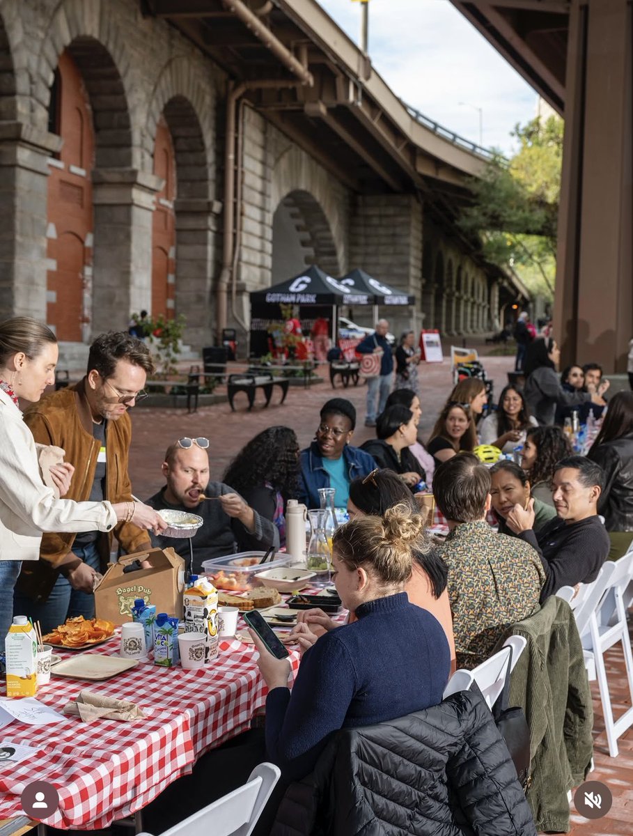tgratta's tweet photo. On Oct 18, Teatro Grattacielo joined Gotham Park and The Longest Table for an afternoon of music, poetry, and community — featuring Jorge Sosa’s Generación Perdida. A celebration of art, connection, and New York itself.
#TeatroGrattacielo #OperaInNYC #MeetOpera https://t.co/ojrU4tHTva