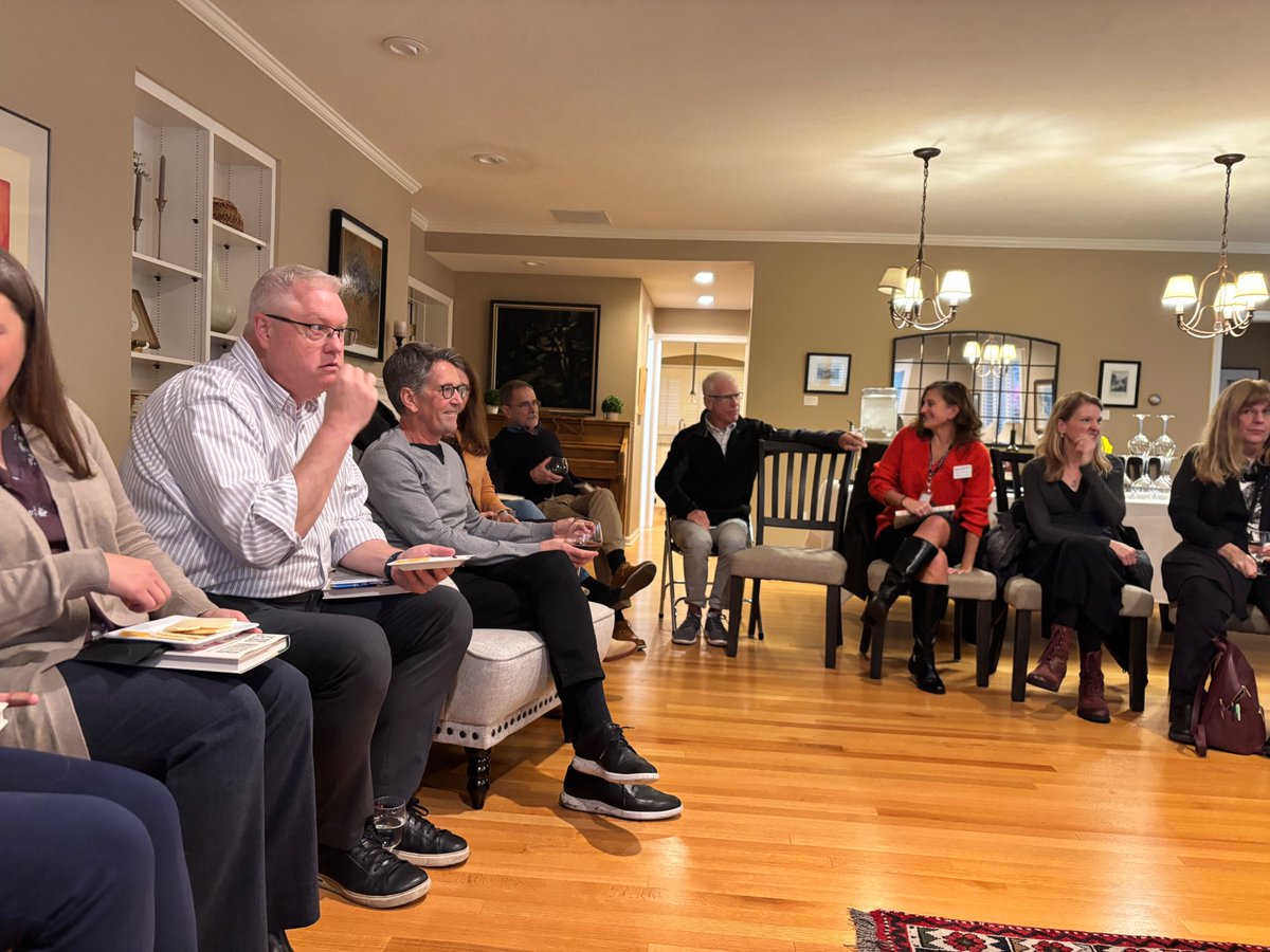 MischaWillett's tweet image. such a fun time hearing from novelist Jess Walter at Hawthorne House yesterday. His new book &quot;So Far Gone&quot; was a crazy 🤪🤪 introduction to life in #spokane.
