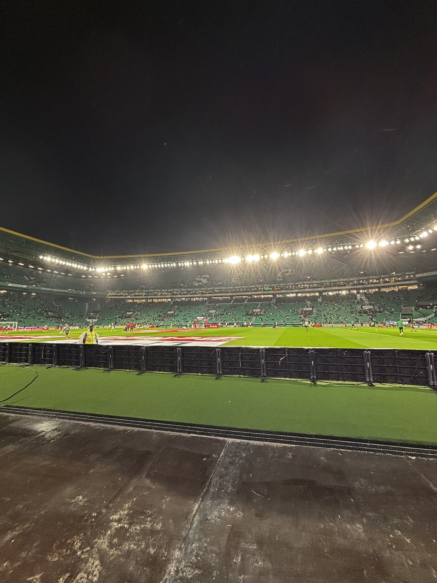 On holiday in Lisbon and have decided to come see Sporting CP. Some stadium this, and the DJ is doing enough to deserve a slot at Glasto in 2027. Bangers.