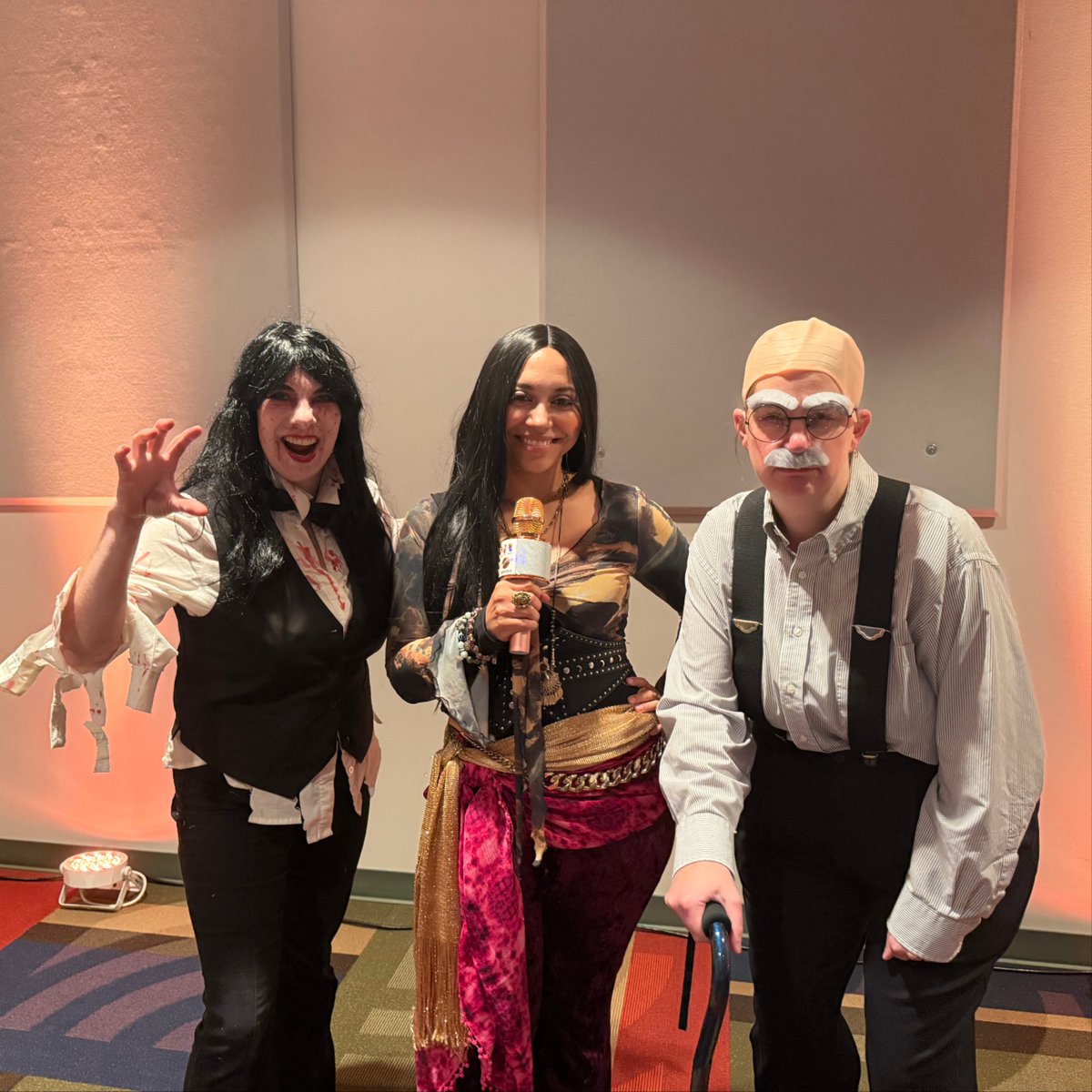 AkronSummitCVB's tweet image. 🎃👻 Happy Halloween from the ASCVB! May your day be filled with spooky fun and sweet treats! Don’t forget to share your Halloween costumes with us! 🕷️🦇 

#HappyHalloween #ASCVB #SpooktacularFun