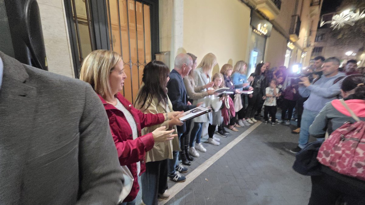 Kenneth Martínez tweet media