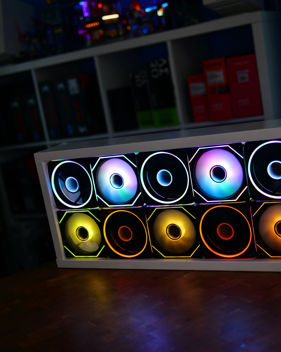 battlerigs's tweet image. This week we were also tasked to create an awesome “onlyfans” light box! 

We took 12 @antec ARGB fans from their ORBIT &amp;amp; VISION range and built are very own custom light box for the studio!!

Who wants one⁉️

Stay tuned for the video later tonight!

#antec #fans #lightbox…