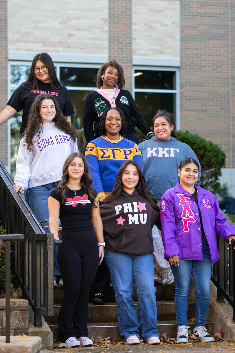 elmhurst_u's tweet image. 🤝 Elmhurst&apos;s 11 sororities and fraternities comprised of more than 180 students strive to help each other reach their greatest potential and improve the campus community. For more information on each chapter and their recruitment information check out elmhurst.edu/student-life/g…
