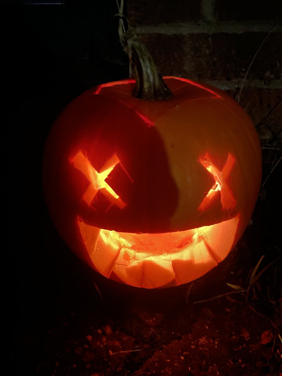 #HappyHalloween! 

Pumpkins are out and carved! 

Let’s see yours below 👇🎃

#Horror #HorrorFam #MutantFam #HorrorCommunity