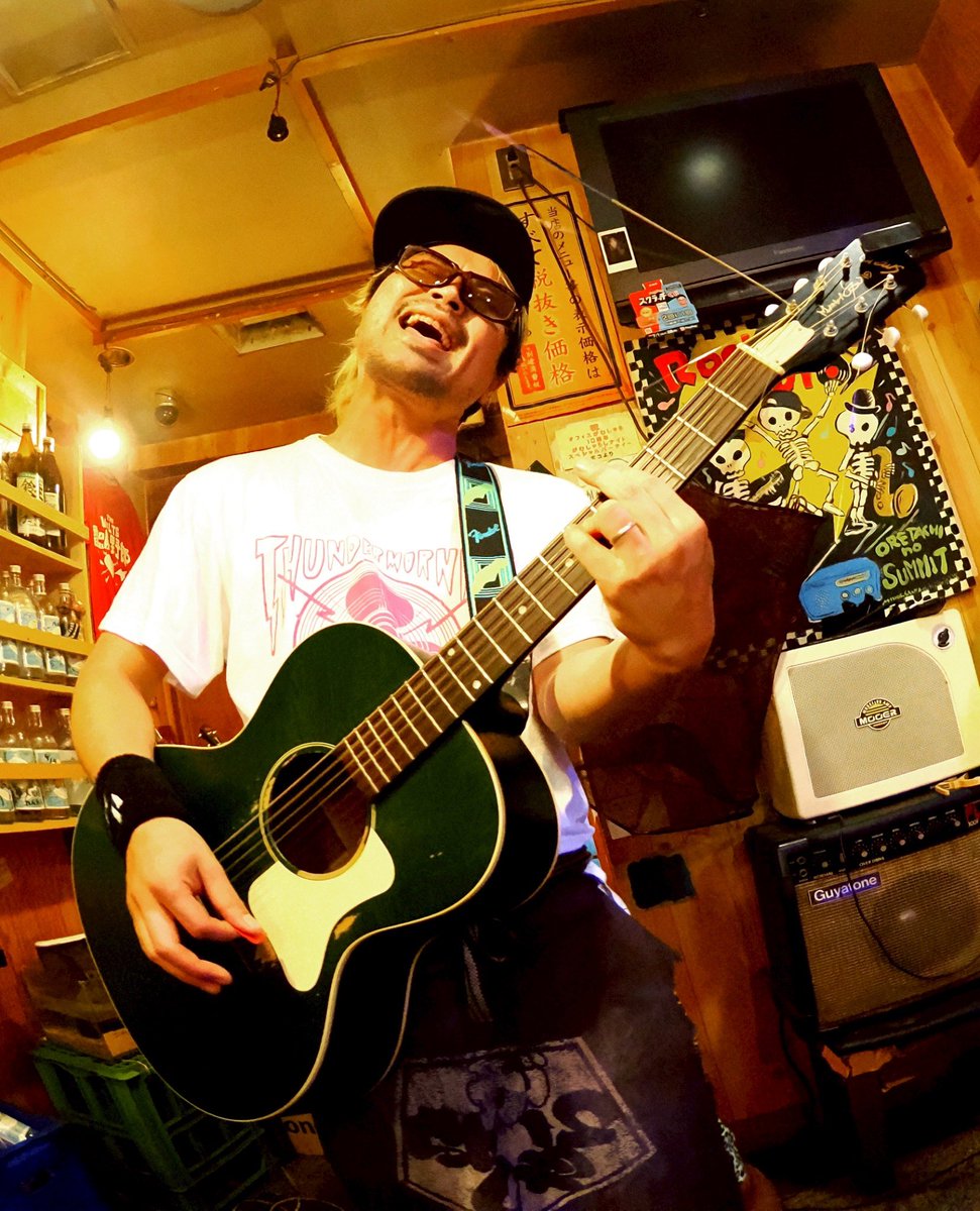 gi_sugamushara's tweet photo. 11月スケジュール
1   経堂浜焼太郎（SOLDOUT）（ソロ）
4  経堂GG         （ソロ）
27江古田ロク嘘（ソロ）
30渋谷ラママ　（THE VOLTS）

熱ロックguest
石坂マサヨさん（ロリータ18号）

https://t.co/gWRUuvhwEK https://t.co/byx76eKiSw