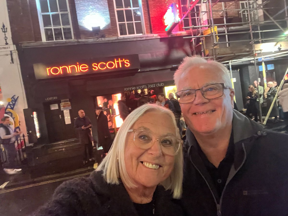 Another wonderful evening listening to Stacey Kent , brilliant jazz singer at Ronnie Scott’s.