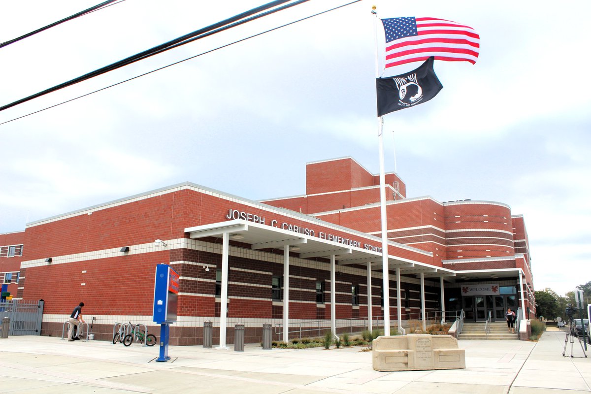 NewJerseySDA's tweet image. FACILITY FRIDAYS! Today we take a look back at the new Joseph C. Caruso Elementary School that opened to students in 2013. The new, 122,000 square-foot facility was designed to educate 840 students in grades kindergarten through 4. #NJSDA #NJSchools #KeansburgNJ