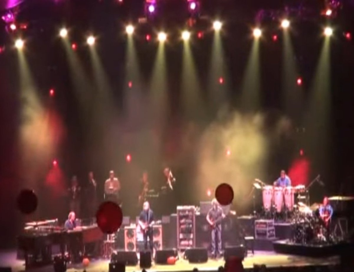 DJFreshwell's tweet image. #15YearsAgo today, #Phish performed Little Feat’s album ‘Waiting for Columbus’ for Halloween in Atlantic City, NJ. Bill Payne called to thank them for the honor.
youtu.be/bkwW-yD1eFs?si…