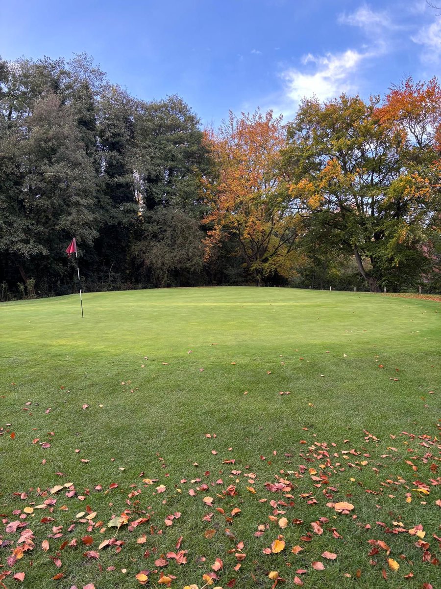 Protect Turf Package consisting of Calcium Phosphite, Recharge and Greenlawnger applied this week by a customer to help strengthen the plant against disease attack and promote recovery whilst adding good colour as ongoing part of their Autumn IPM programme 🌱💪🏼

<a href="/AgrovistaAMNTY/">Agrovista Amenity</a>