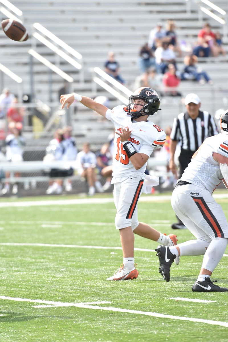MarlingtonFB's tweet photo. Congratulations to @walder_tyler25 on being named Honorable Mention EBC! https://t.co/Biwz3izEgm