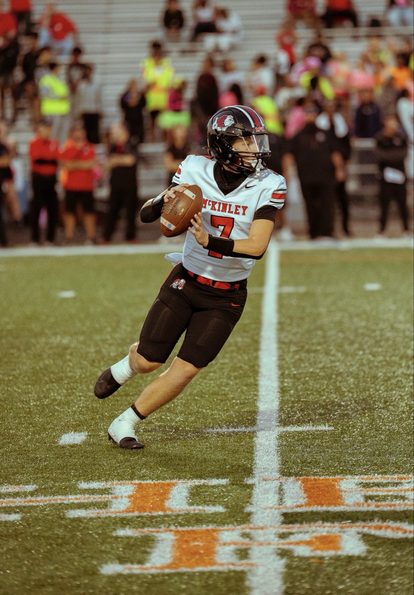 Regular season highlights

1,600+ yards
16 TDs
68% completion 

Season record: 8-2
Varsity record: 17-3

Division 1 competition 

McKinley single game passing record

Great American Rivalry Series Scholar Athlete 

Federal League Champions 

hudl.com/v/2T66rg

<a href="/McK_FBall/">McKinley Football</a>