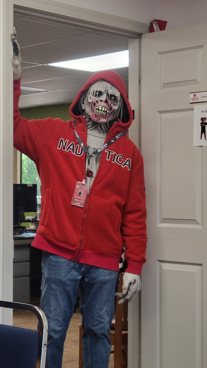 mohavecc's tweet image. Mohave College IT Dept responding to your ticket on Halloween. 

#MohaveCollege #HalloweenFun