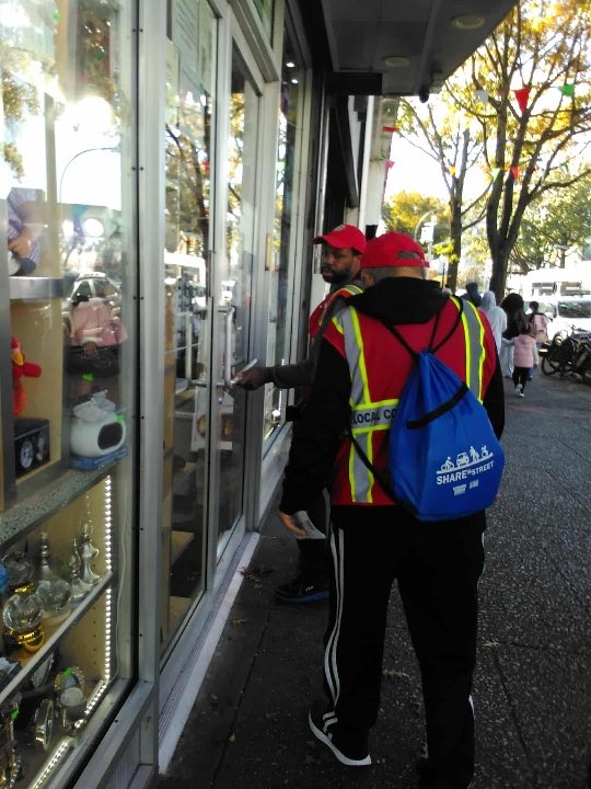 lcp_2023's tweet photo. 🚨 LCP Patrol — October 22 at Kings Highway
(10/22/25) Another successful patrol along Kings Highway! Our team remained visible and vigilant, assisting residents and ensuring peace throughout the area.

We’re grateful for our volunteers’ ongoing commitment to community safety. 💪 https://t.co/ApIvALelNd