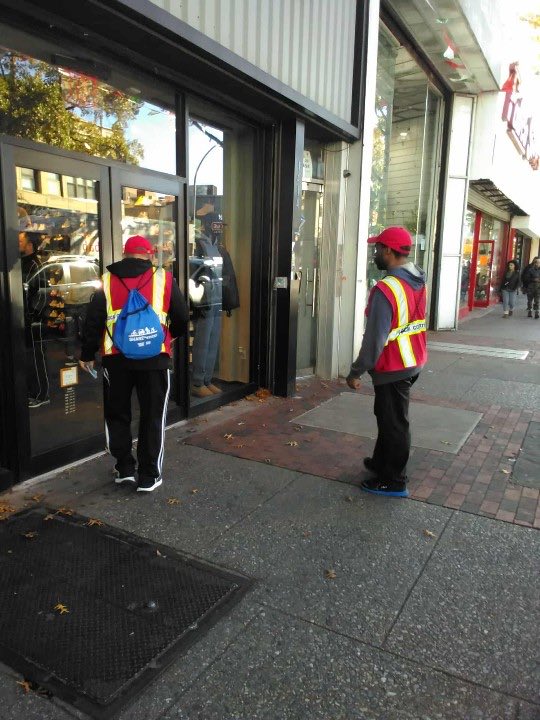 lcp_2023's tweet photo. 🚨 LCP Patrol — October 22 at Kings Highway
(10/22/25) Another successful patrol along Kings Highway! Our team remained visible and vigilant, assisting residents and ensuring peace throughout the area.

We’re grateful for our volunteers’ ongoing commitment to community safety. 💪 https://t.co/ApIvALelNd
