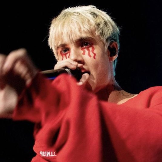 jxdn_vamp's tweet image. happy halloween!! 🎃🩸