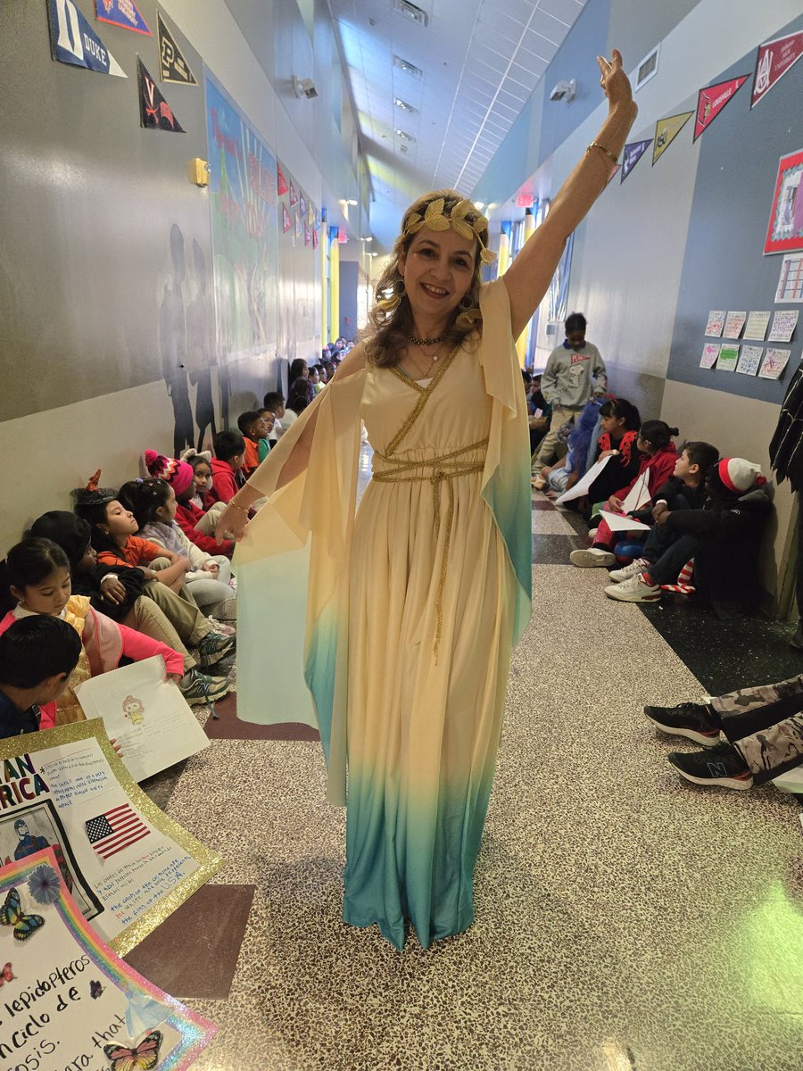 DilenaLiang's tweet photo. Gods and goddesses... Vocabulary Parade📚 @DarceleLofton @MrsDstigers @BogertyKal32596 https://t.co/kpHvTS4onu