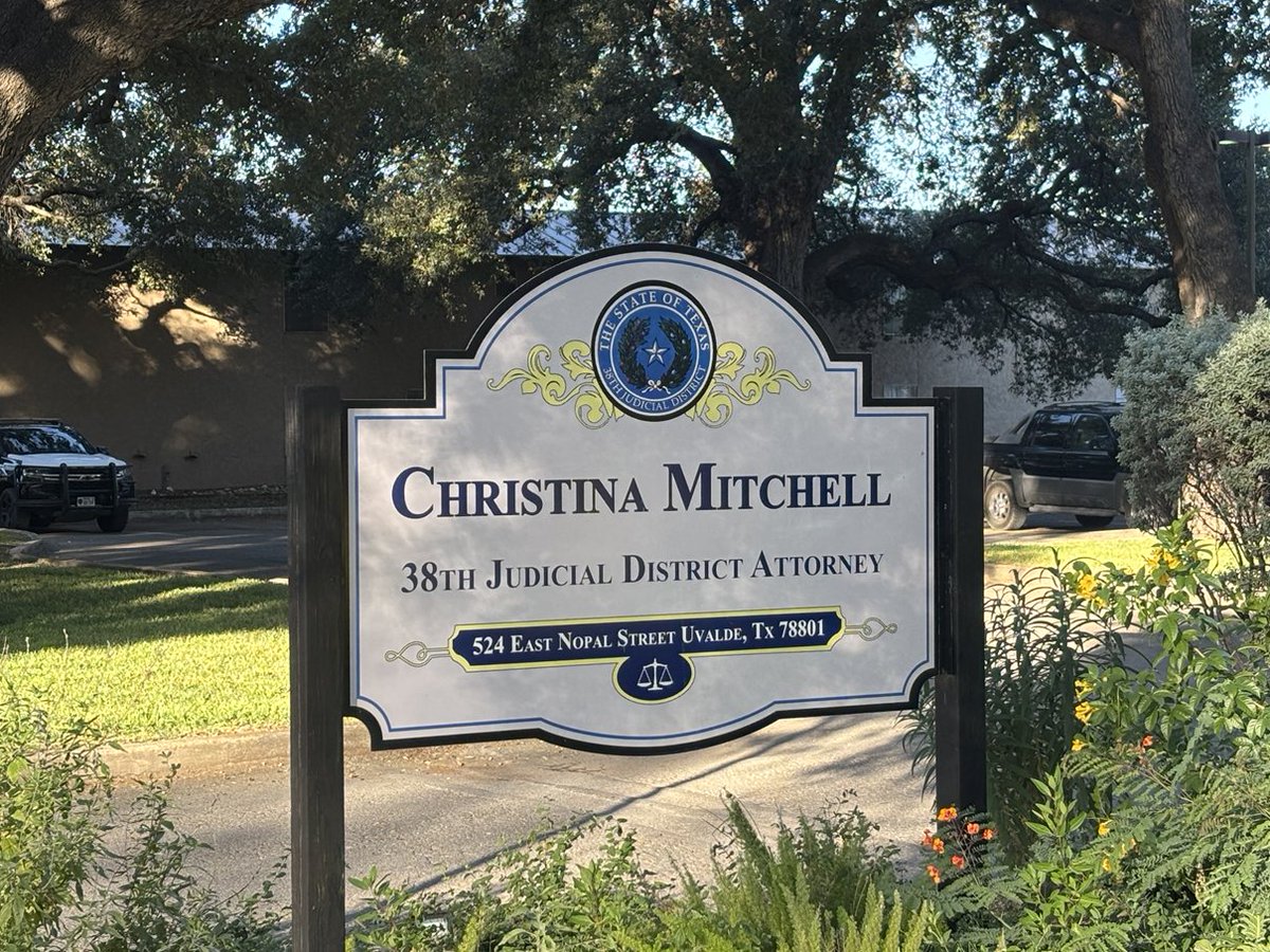 Attorney General of Texas issues letter ruling in favor of Hesperian's public records request - Uvalde Hesperian
bit.ly/4nwnJFG
#uvalde #robbschool #TexasAttorneyGeneral
#uvaldetx #uvaldestrong #robbschoolshooting #schoolshooting