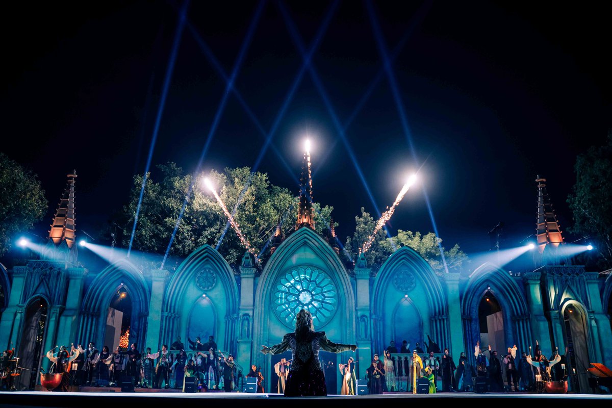 Dos parques y una sola forma de vivir la temporada: a lo grande.🏵️🕯️💫🎄

Descubre Calaverandia y Navidalia
Compra tus boletos en Boletomóvil🐘💚

🎟️boletomovil.com/alteaemotions?…