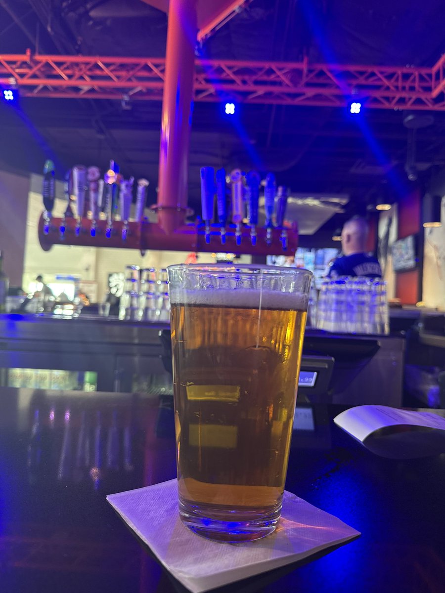 airport bar. 1pm on Halloween. cold IPA in front of me. about to see my best friend. let’s gooooooooooo!!!