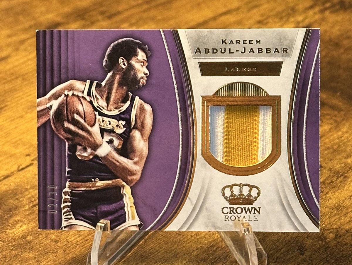 ☠️ RedBeard’s Chest ☠️ 
——————————————
Gold /10 Game-Worn (2018-19) 

$250

#RedStax 🏴‍☠️ 
See pinned for shipping; 
Stack thru Oct (10/31) 🕸️🦇🎃
——————————————
<a href="/ILOVECOLLECTING/">I❤️COLLECTINGCARDS</a> <a href="/PCOregonDucks2/">Hobby Tag Facilitator</a>