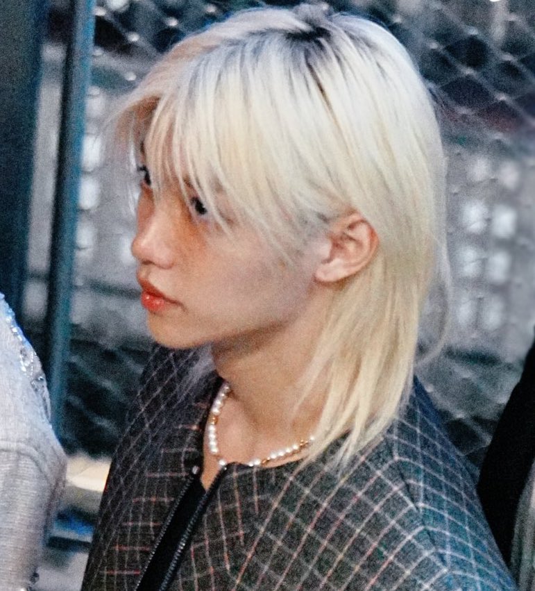 the doe eyes peeking out from his bangs