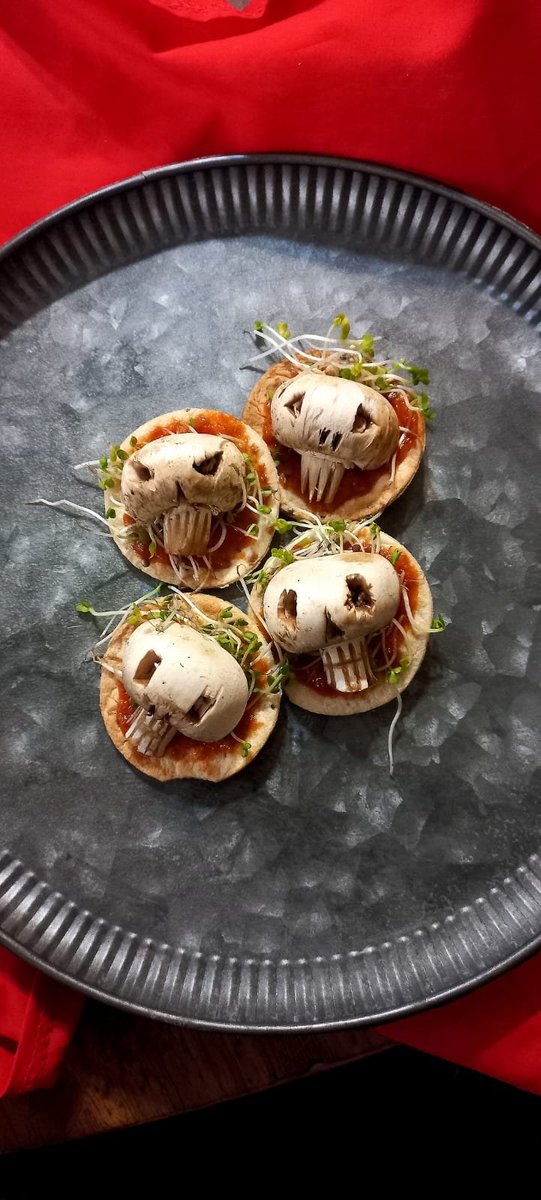 Andysang's tweet image. Películas y Bocadillos...
el mejor día para todos...
#Xtwitter  #Halloween